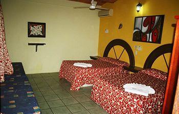 רינקון דה גוויאביטוס Hotel Villa Flores מראה חיצוני תמונה